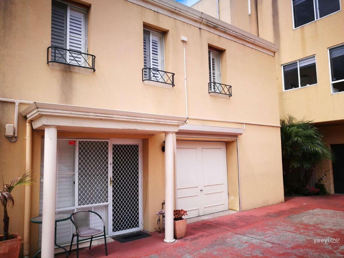 Moonee Valley Views Aparthotel Melburne Exterior foto
